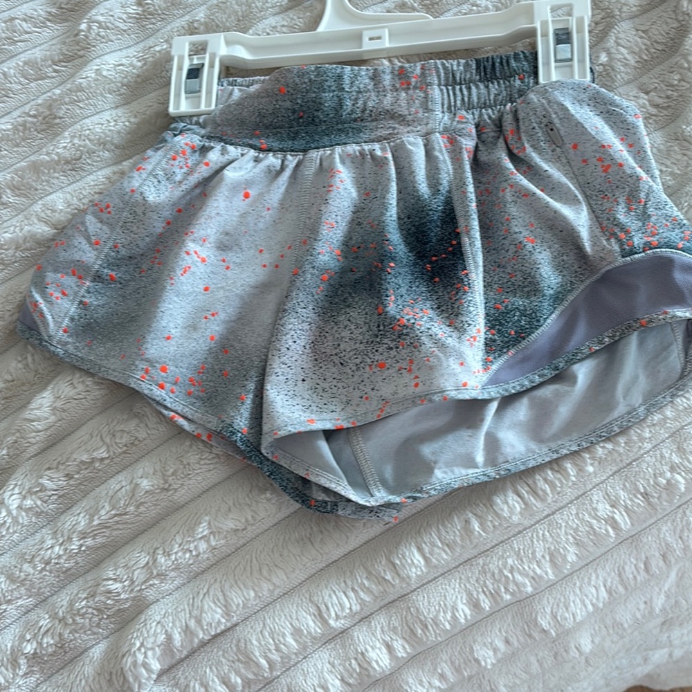 Lululemon limited edition 2.5 low rise size 2 shorts